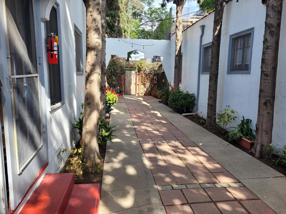 Apartment Beautiful In Hollywood! *