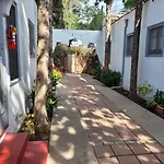 Beautiful Bungalow In Hollywood!