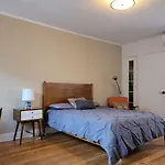 Beautiful Bungalow In Hollywood!